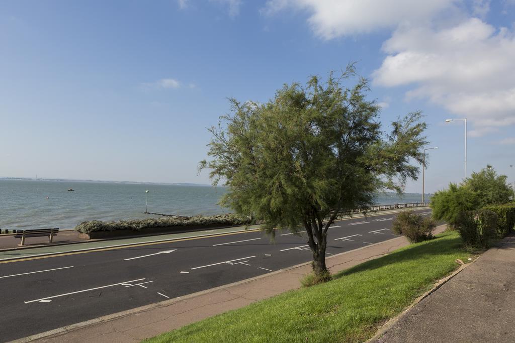 Southend Guest House - Close To Beach, Train Station & Southend Airport Kültér fotó