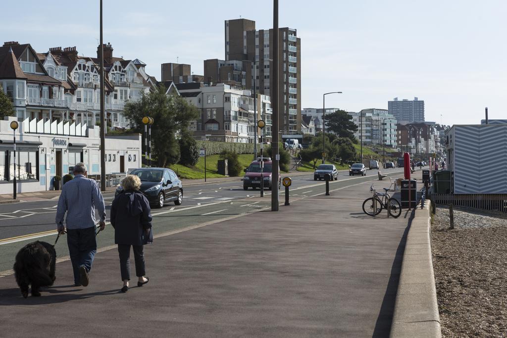 Southend Guest House - Close To Beach, Train Station & Southend Airport Kültér fotó