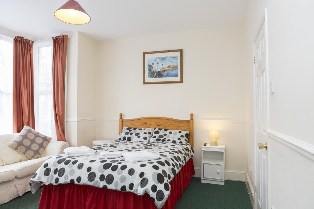 Southend Guest House - Close To Beach, Train Station & Southend Airport Szoba fotó